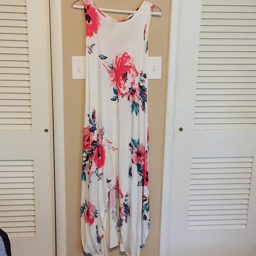 White floral maxi